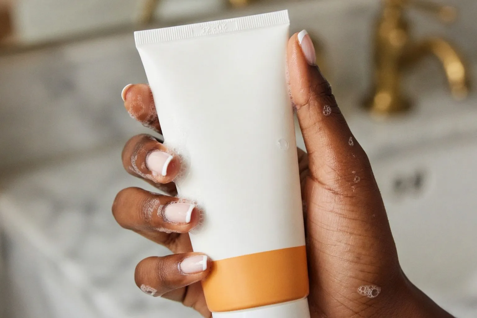 Bio-Recherche : un nouveau gel nettoyant aux actifs naturels pour unifier le teint