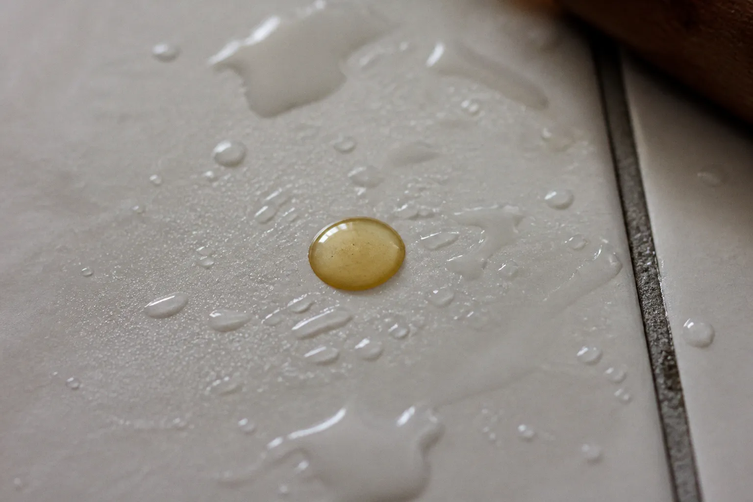 Huile de soin : faut-il l'appliquer sur peau humide ?